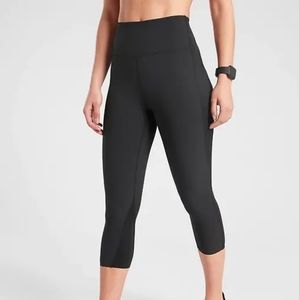 Athleta Ultimate Dobby Mesh Capri
